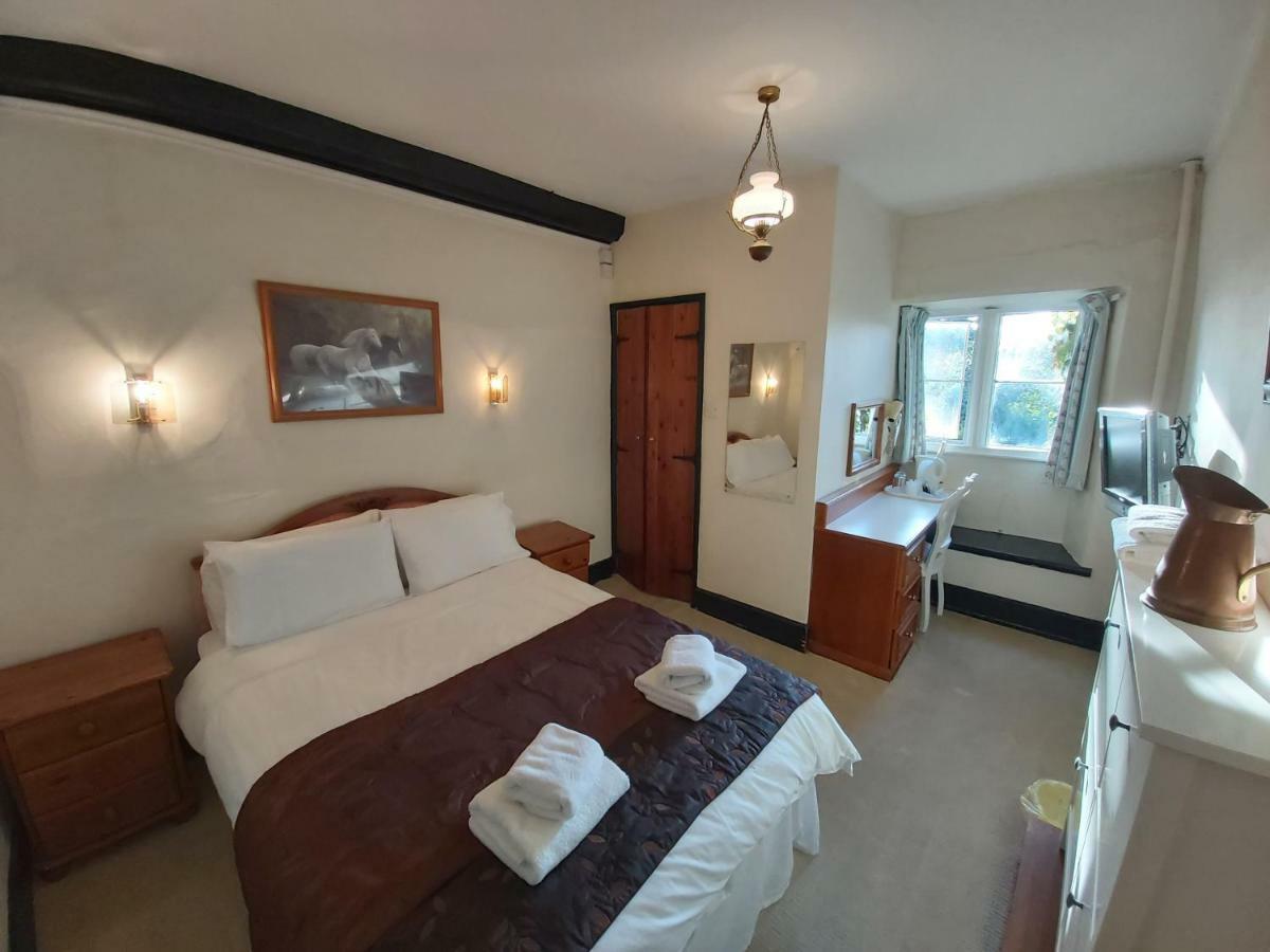 Rangeworthy Court Hotel Eksteriør billede